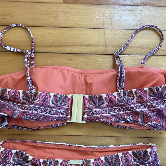 Tigerlily Pashmina Bikini - Picture 6 of 9